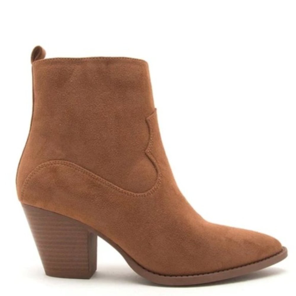 Qupid • Camel Stretched Booties • Size 8